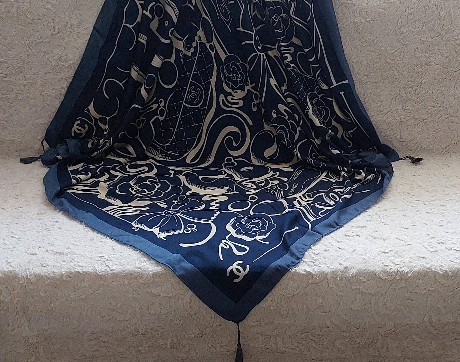 روسری زنانه سیااسکارف سرمهای