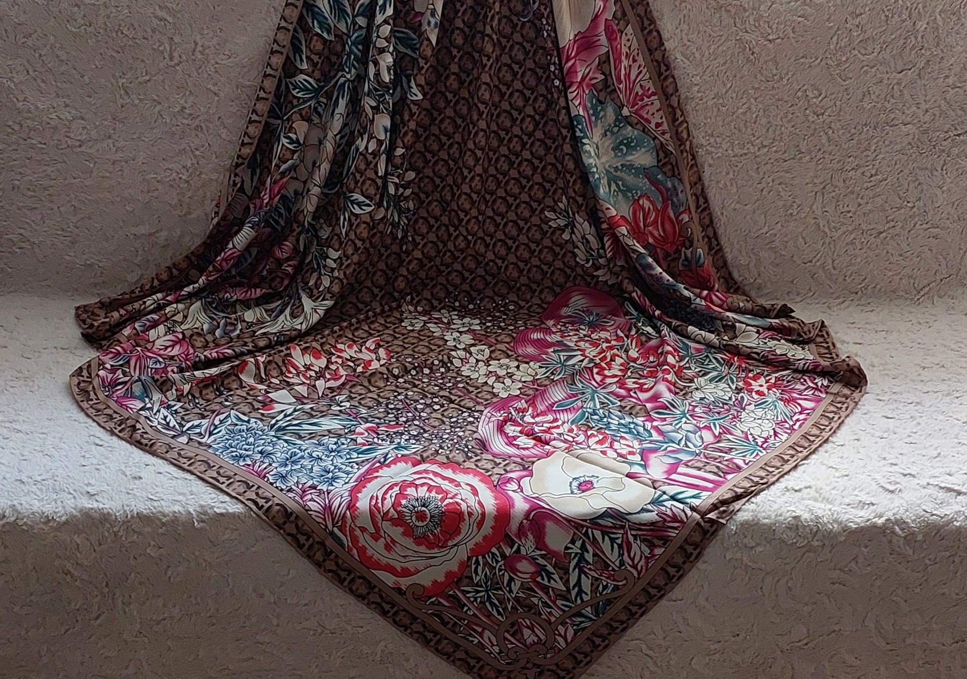 روسری ابریشم توییل کجراه قواره ۱۳۵