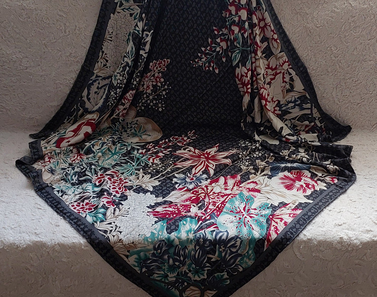 خرید آنلاین روسری ابریشم توییل گلدار