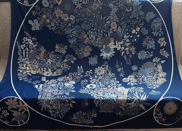 روسری ابریشم توییل کجراه سرمه ای