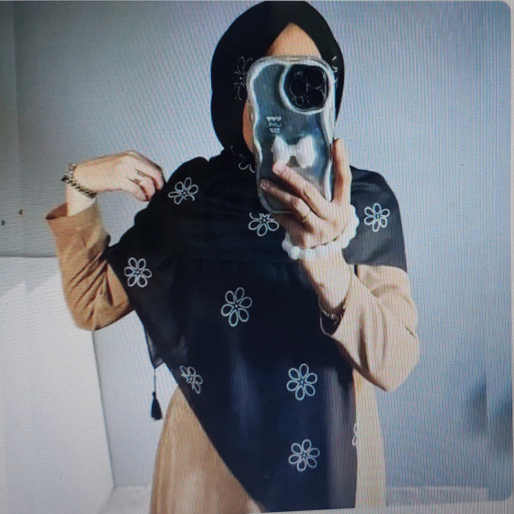 روسری میس رز گلدار