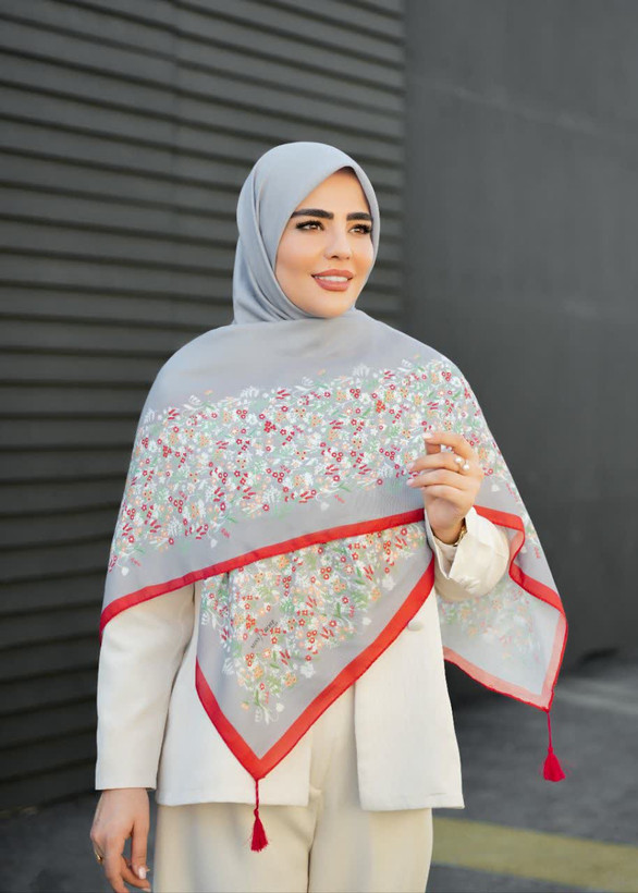 روسری زنانه سوپرنخ میس رز قواره ۱۴۰