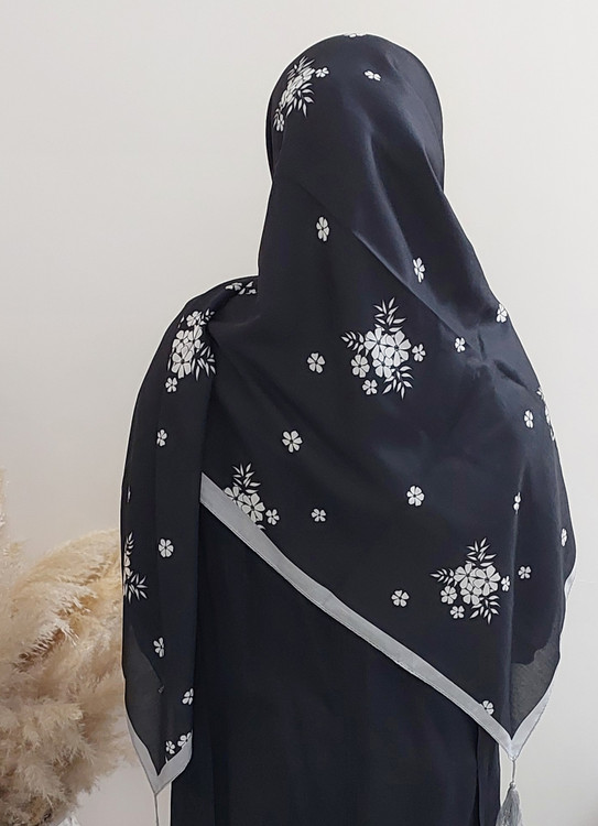 روسری زنانه سوپرنخ میس رز قواره ۱۴۰