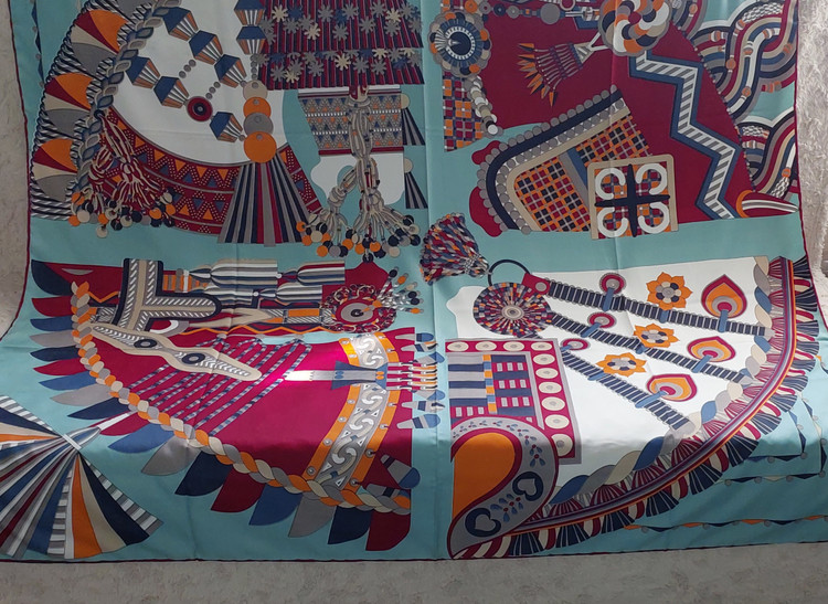 روسری ابریشم توییل دور دست دوز