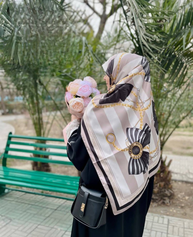روسری زنانه سوپرنخ قواره ۱۲۵