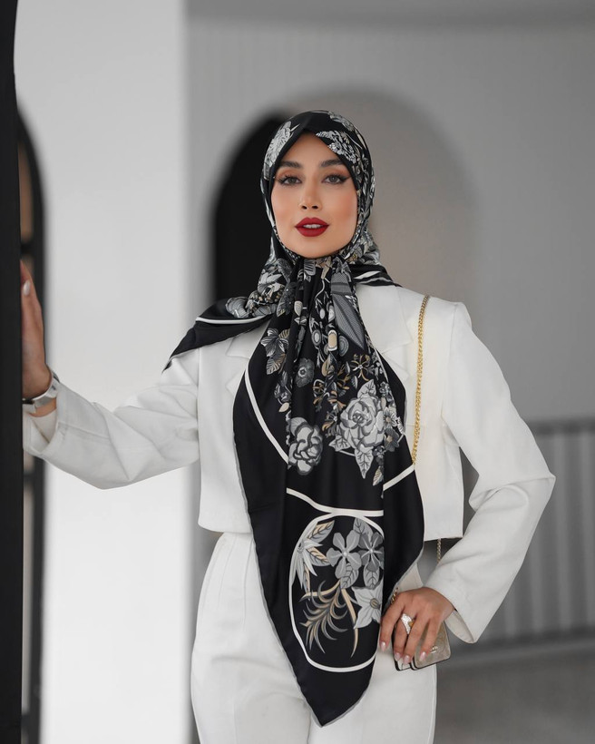 روسری زنانه ابریشم توییل کجراه قواره ۱۴۰