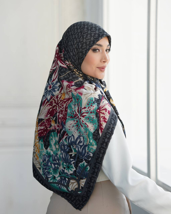 روسری ابریشم توییل کجراه قواره ۱۳۵