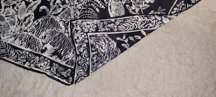 روسری ابریشم توییل کجراه قواره ۱۰۰