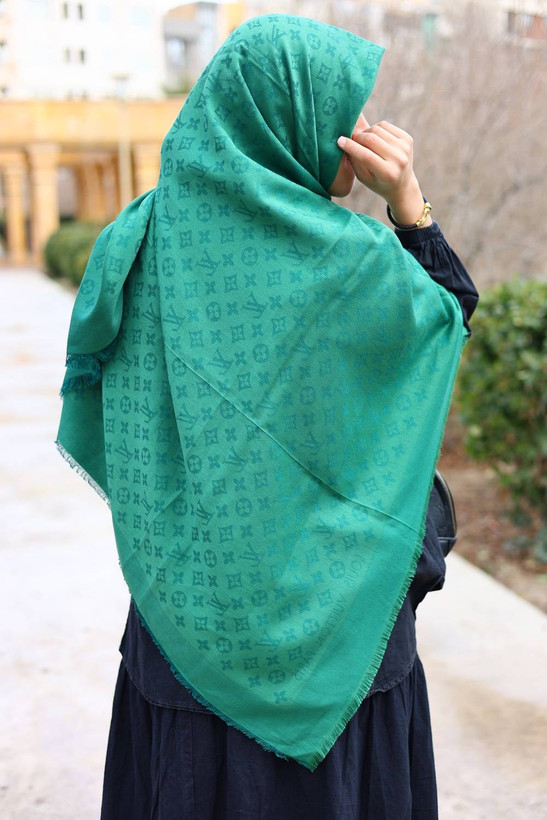 روسری زنانه نخ کشمیر پاییزه وارداتی قواره ۱۴۰