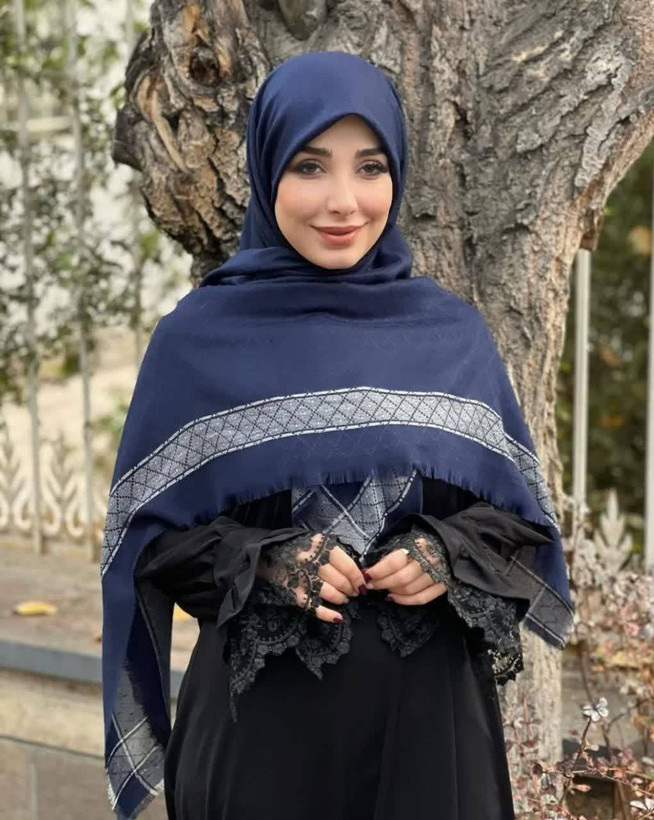 روسری زنانه نخی پاییزه دوورا قواره ۱۴۰