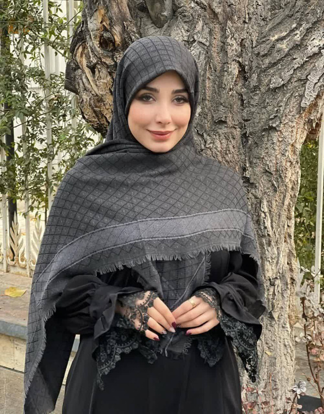 روسری زنانه نخی پاییزه دوورا قواره ۱۴۰