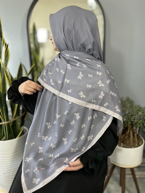 روسری نخی منگوله دار میس رز