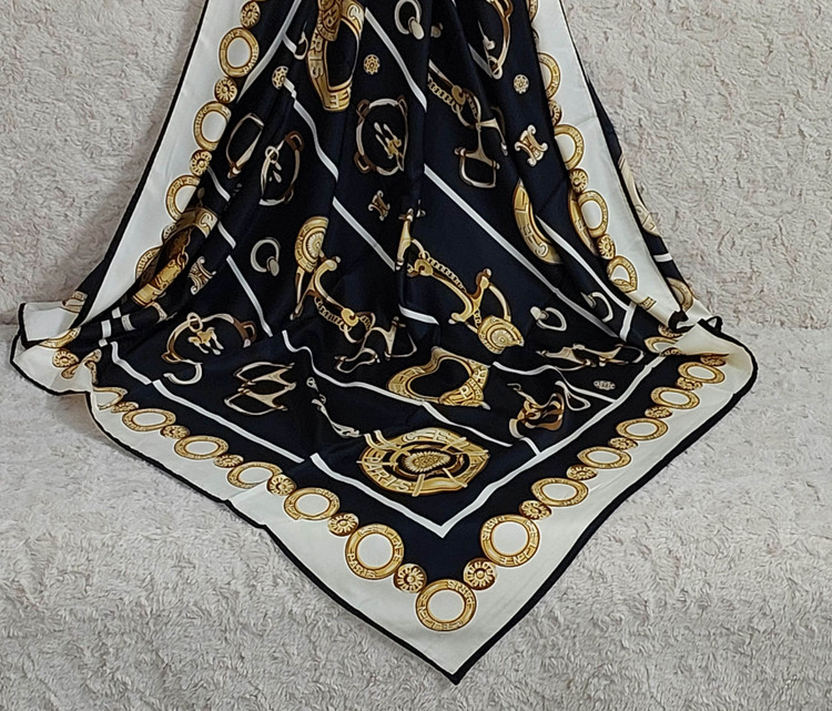 روسری زنانه ساتن ابریشم کجراه قواره ۱۱۰