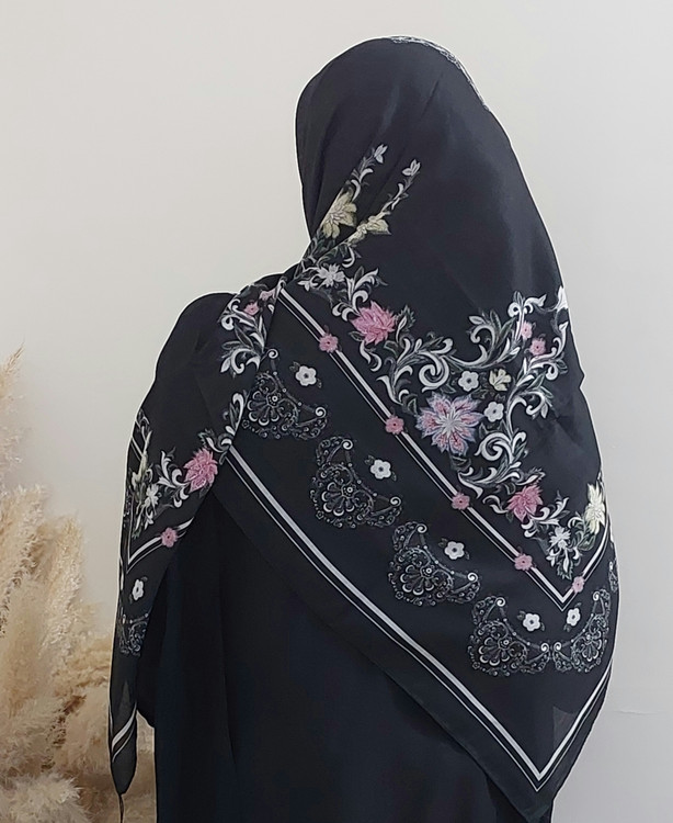 روسری زنانه سوپرنخ میس رز قواره ۱۴۰