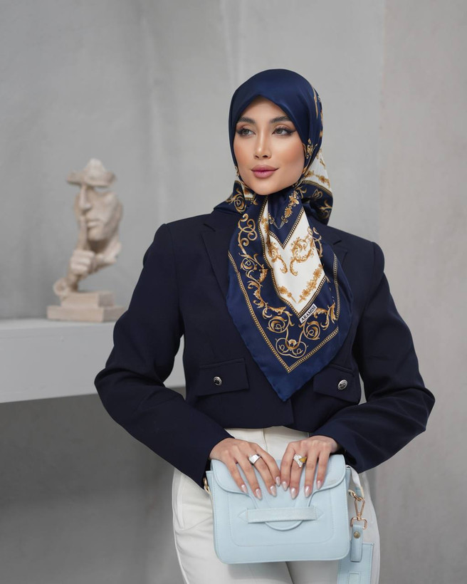 روسری ابریشم توییل کجراه آرامیس