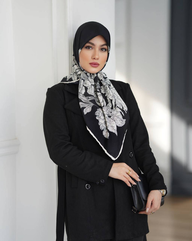 روسری زنانه ابریشم توییل قواره حدود ۱۰۰