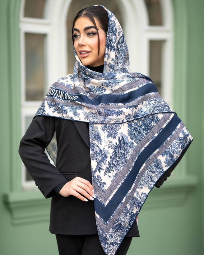 روسری زنانه طرح دیور جنگل