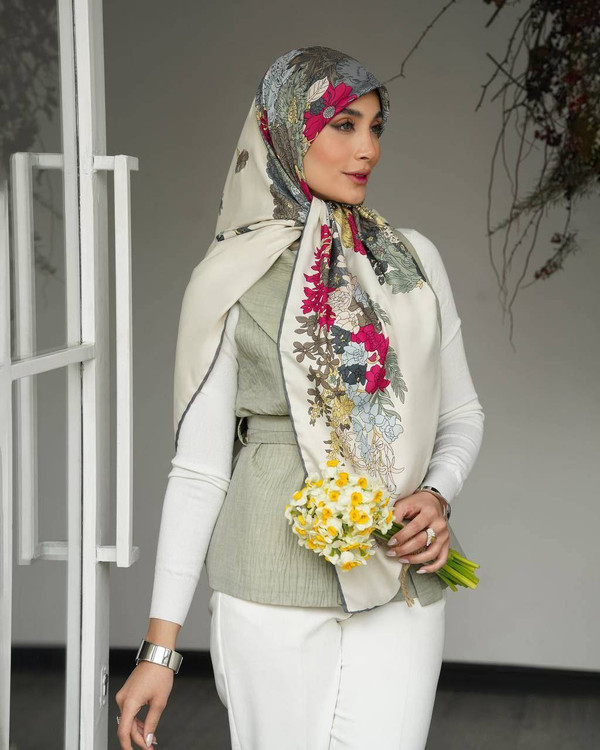 روسری ابریشم توییل دوردست دوز