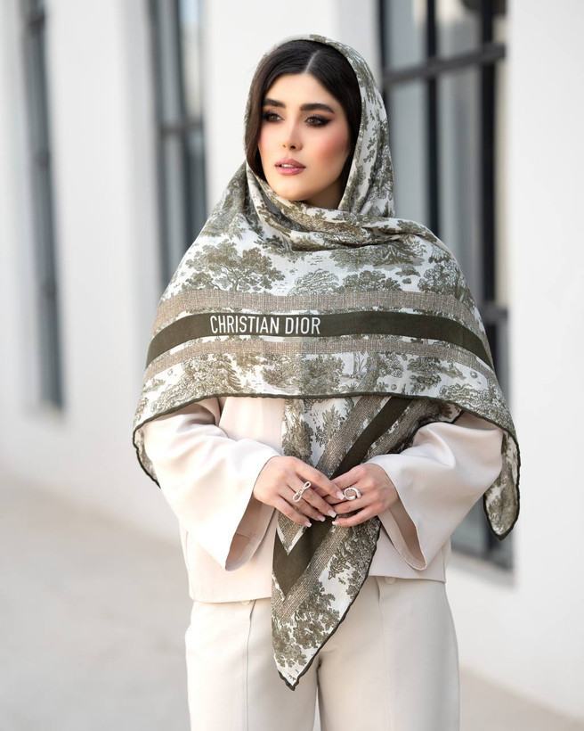 روسری زنانه ابریشم توییل کجراه طرح دیور جنگل آناهیتا قواره ۱۲۰