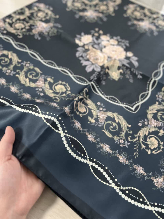 خرید روسری ساتن زمینه مشکی