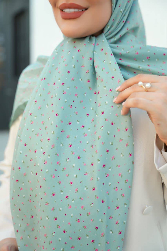 روسری کرپ نخ گل گلی