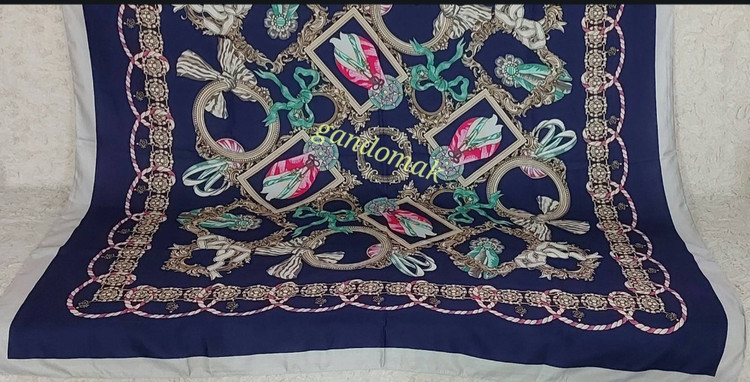 روسری نخی سیااسکارف زمینه سرمه ای