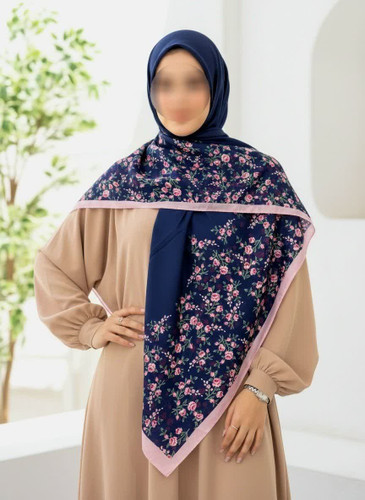 روسری کرپ نخ قواره ۱۴۰ گل ریز