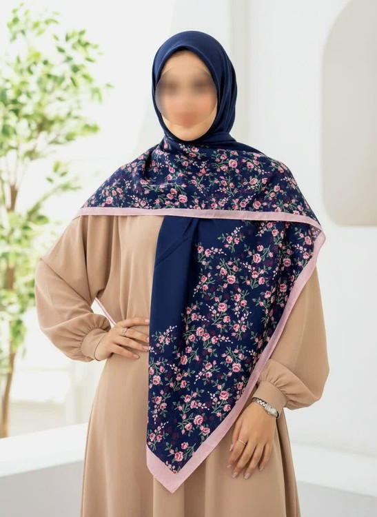روسری کرپ نخ قواره ۱۴۰ گل ریز