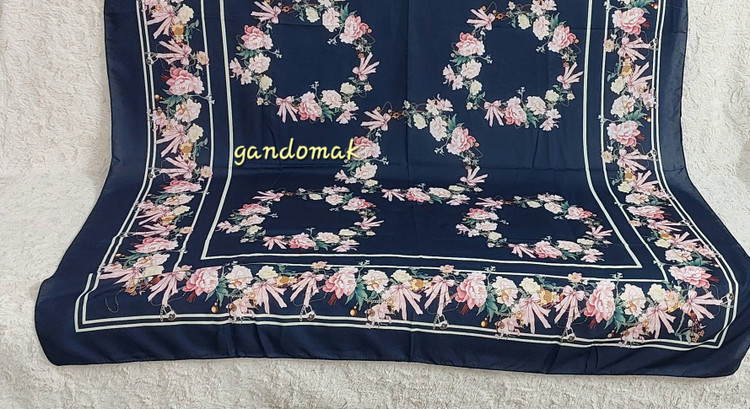 روسری کرپ نخ سرمه ای گلدار