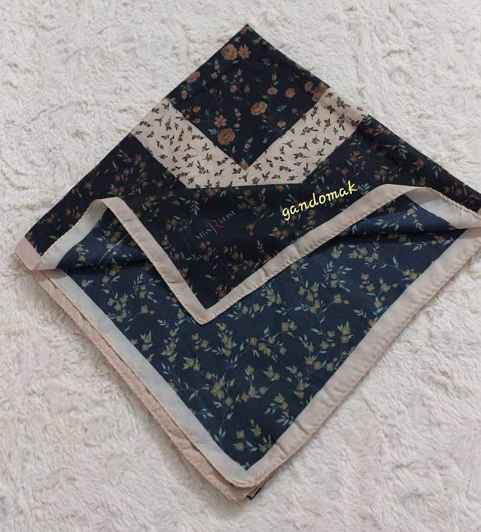 روسری کرپ نخ گل ریز