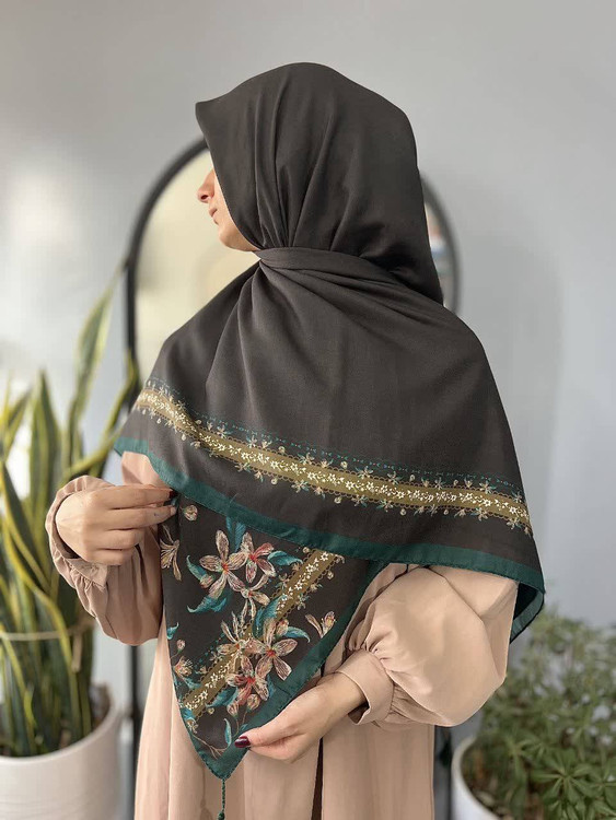 روسری سوپرنخ دور حاشیه