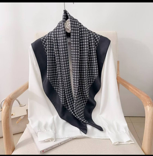 روسری زنانه ابریشم توییل وارداتی قواره ۹۰