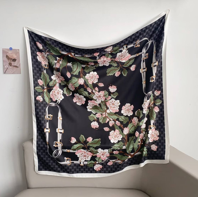 روسری ابریشم توییل گلدار