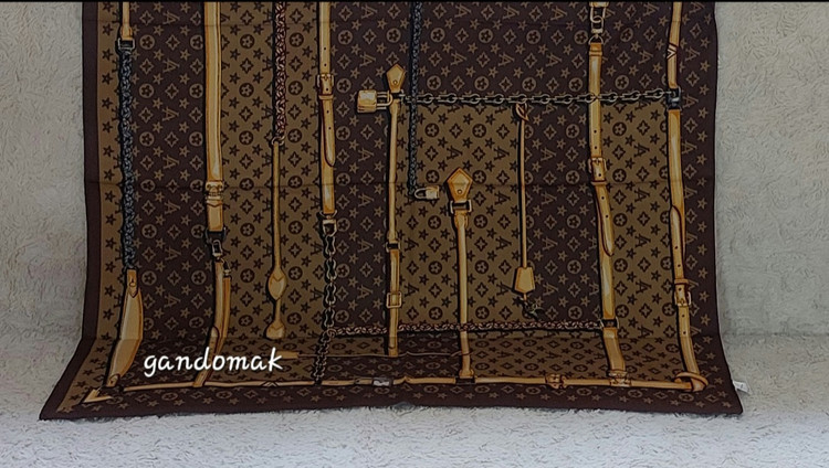 خرید آنلاین روسری ابریشم توییل