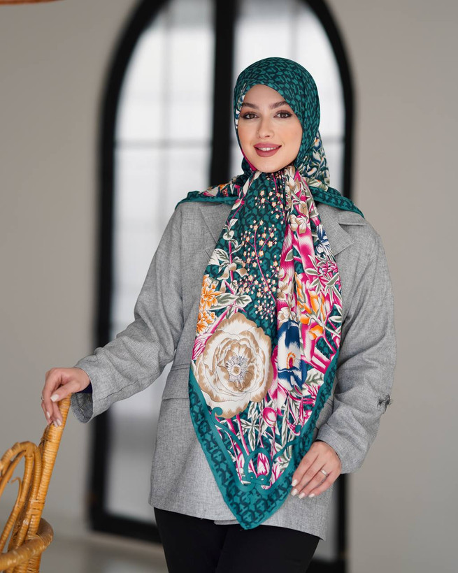 روسری ابریشم توییل کجراه قواره ۱۳۵