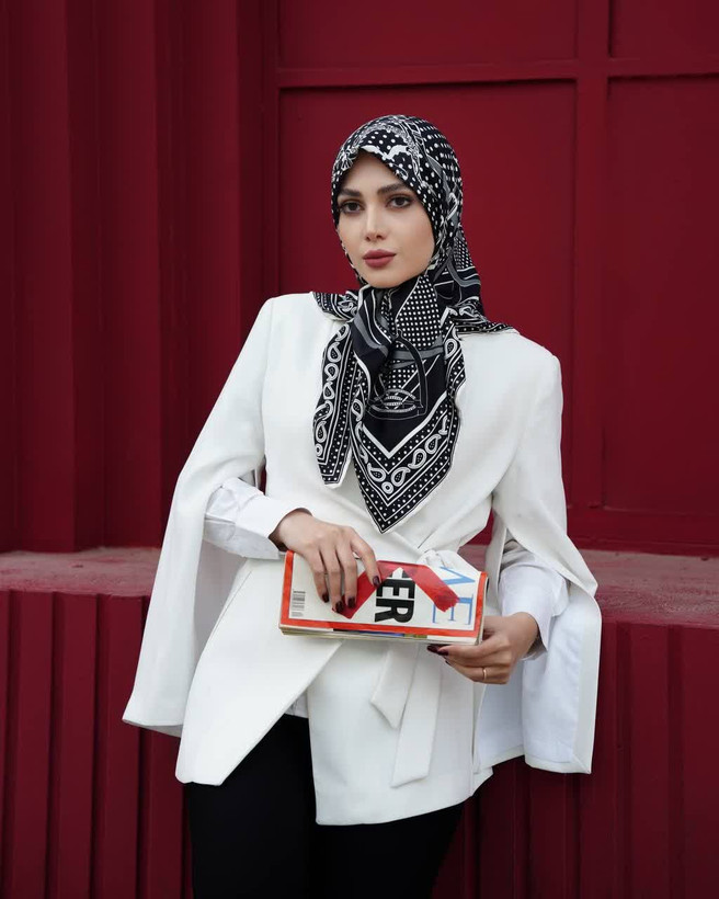 روسری زنانه ابریشم توییل کجراه قواره ۱۰۰