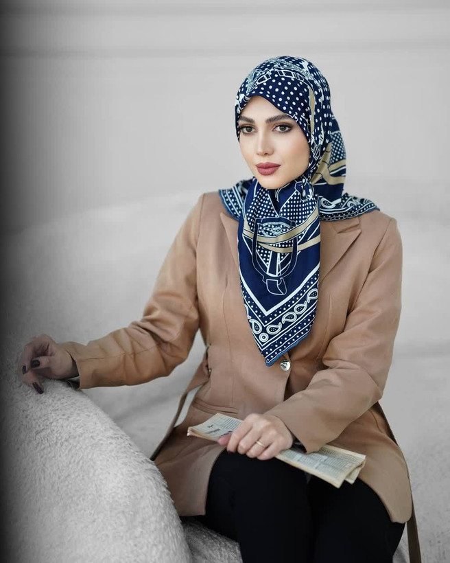 روسری زنانه ابریشم توییل کجراه قواره ۱۰۰