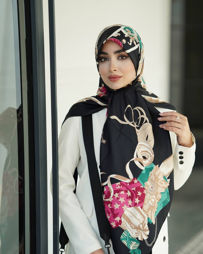 روسری زنانه ابریشم توییل قواره ۱۳۵