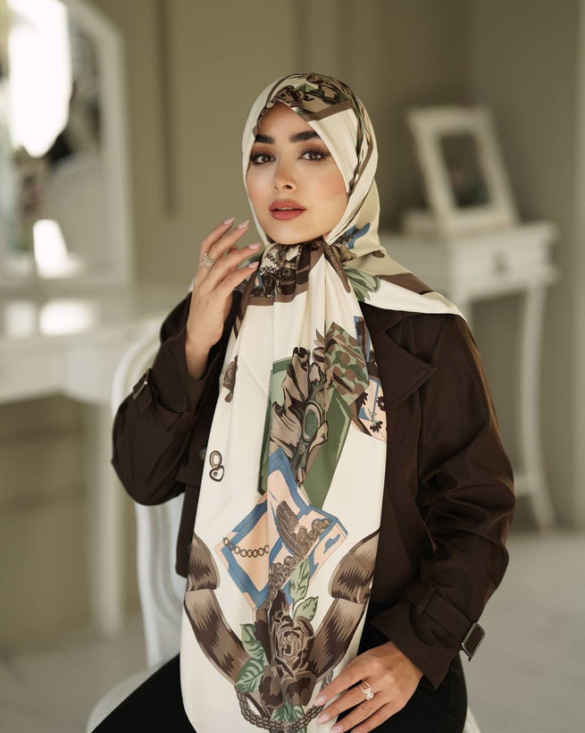 روسری زنانه ابریشم توییل قواره ۱۳۵