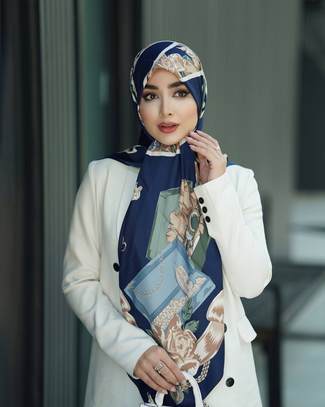 روسری زنانه ابریشم توییل قواره ۱۳۵