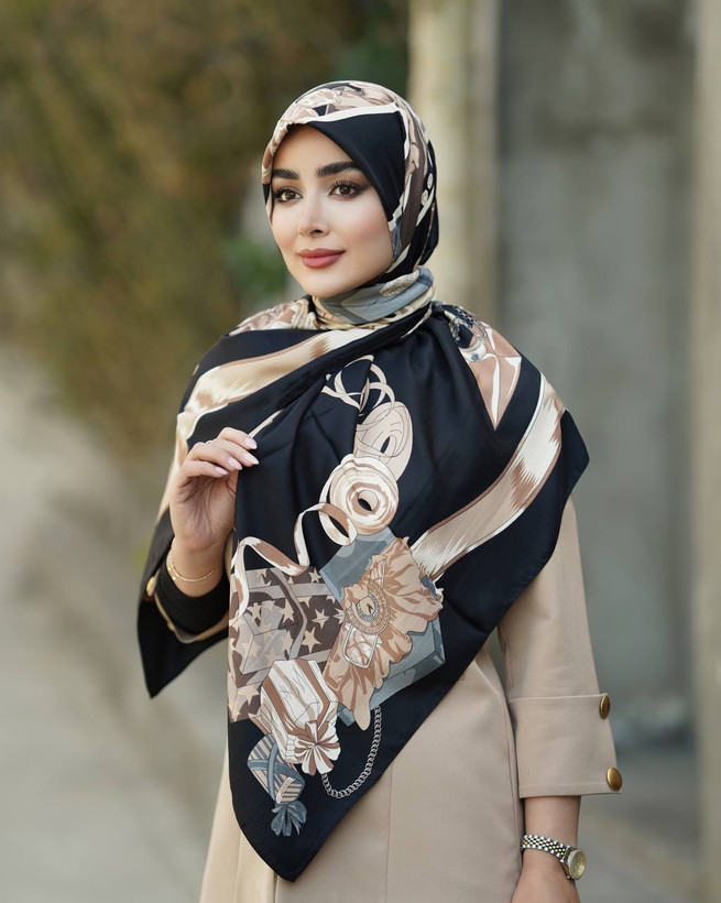روسری زنانه ابریشم توییل قواره ۱۳۵