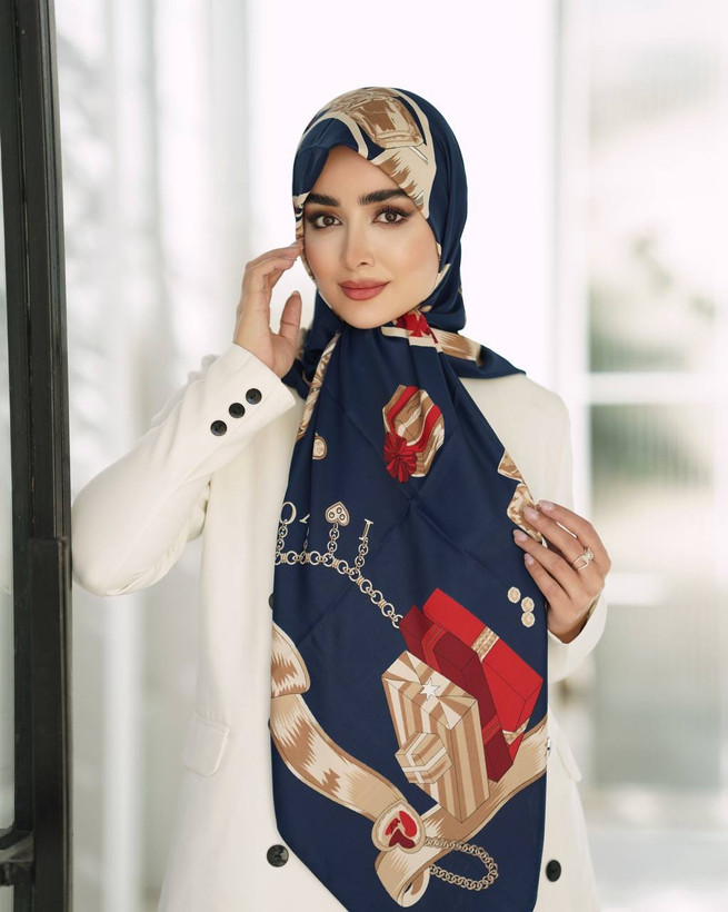 روسری زنانه ابریشم توییل قواره ۱۳۵