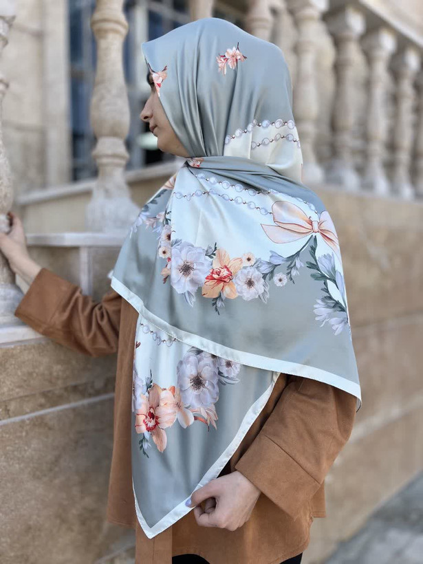 روسری زنانه ابریشم توییل میس رز قواره ۱۳۵