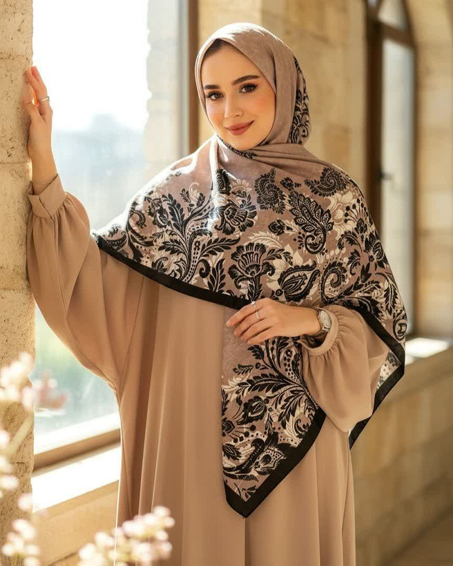 روسری زنانه سوپرنخ میس رز قواره ۱۴۰(مجموعه اقتصادی)