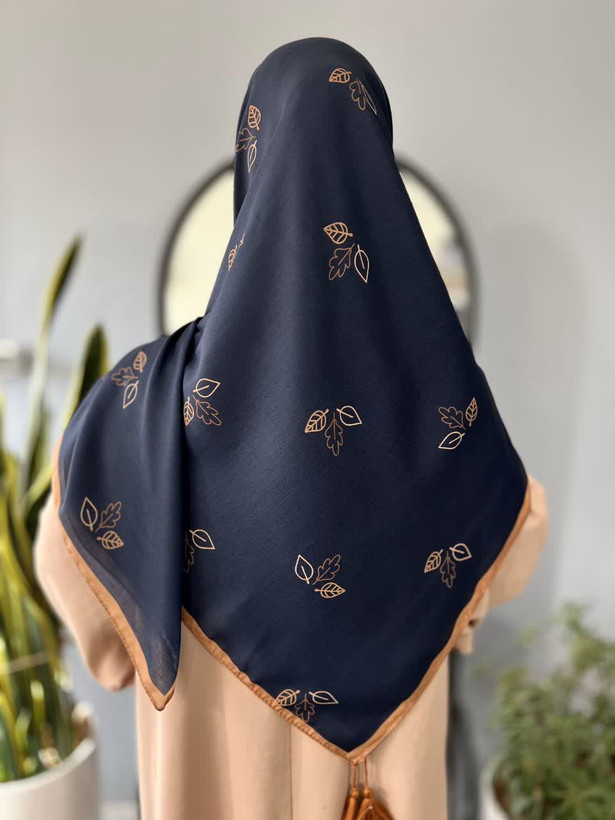 روسری زنانه سوپرنخ میس رز قواره ۱۴۰