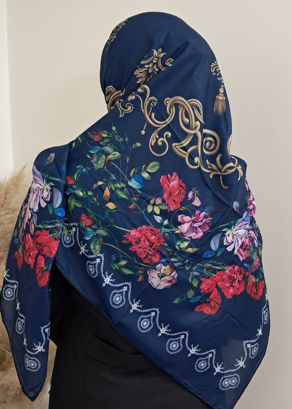 روسری زنانه کرپنخ میس رز قواره ۱۴۰