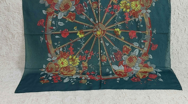 روسری زنانه حریر شیفون قواره ۹۰