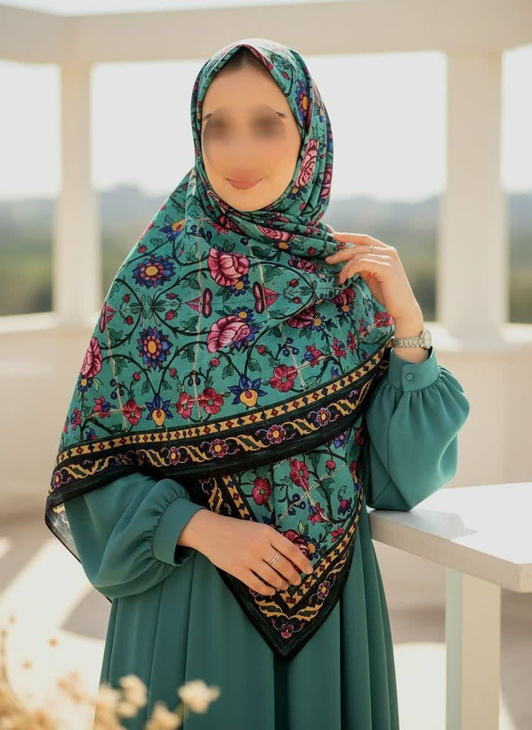 روسری زنانه کرپنخ میس رز قواره ۱۴۰