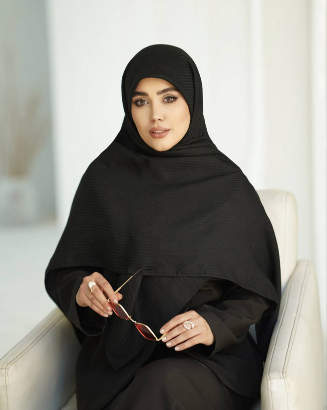 روسری زنانه نخ ژاکارد دیور چهارفصل قواره ۱۳۰