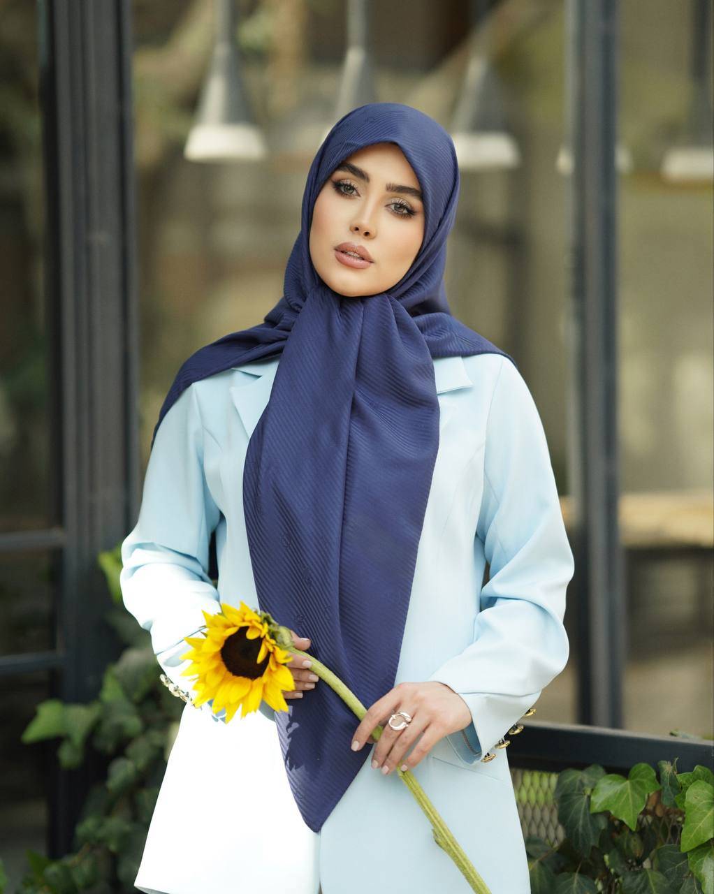 روسری زنانه نخ ژاکارد دیور چهارفصل قواره ۱۳۰
